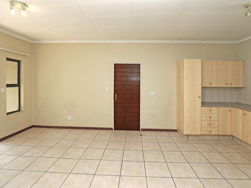 2 Bedroom Apartment for Sale in Stone Crest - Photo 7