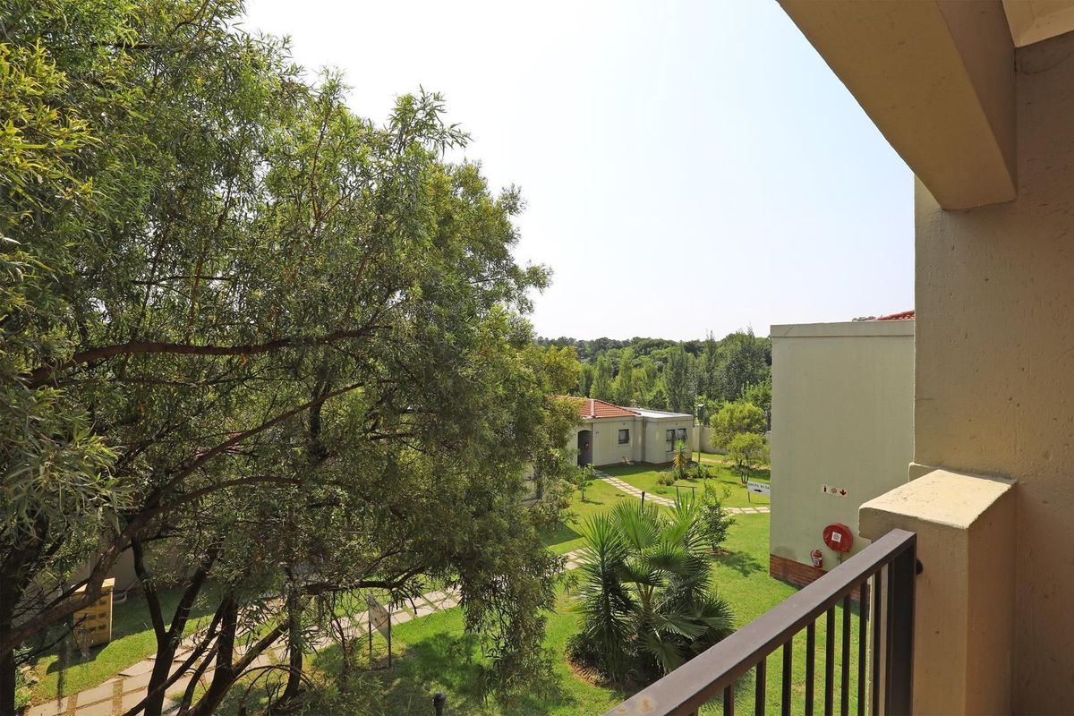 2 Bedroom Apartment for Sale in Stone Crest - Photo 3