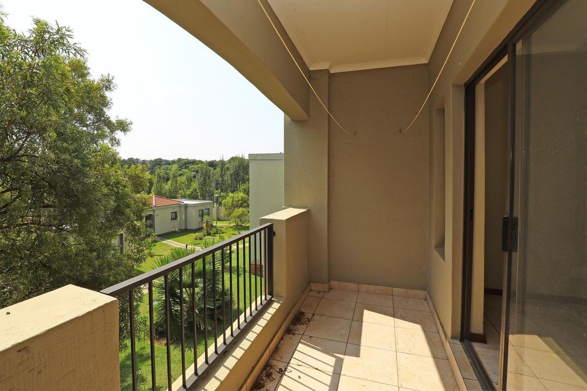 2 Bedroom Apartment for Sale in Stone Crest - Photo 4