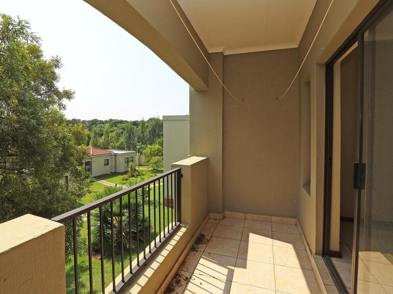 2 Bedroom Apartment for Sale in Stone Crest - Photo 4