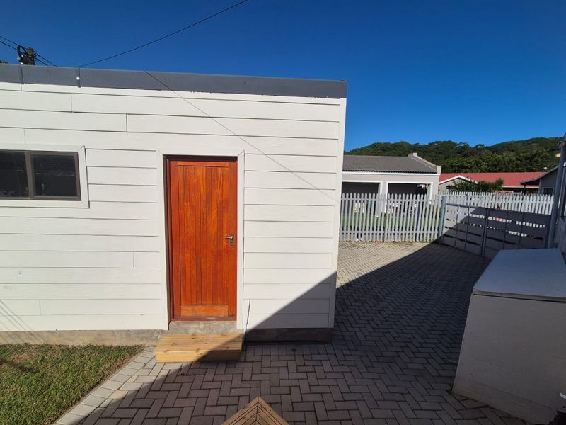 3-bedroom furnished home - Photo 3