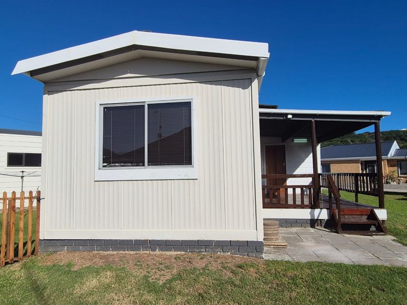 3-bedroom furnished home - Photo 2