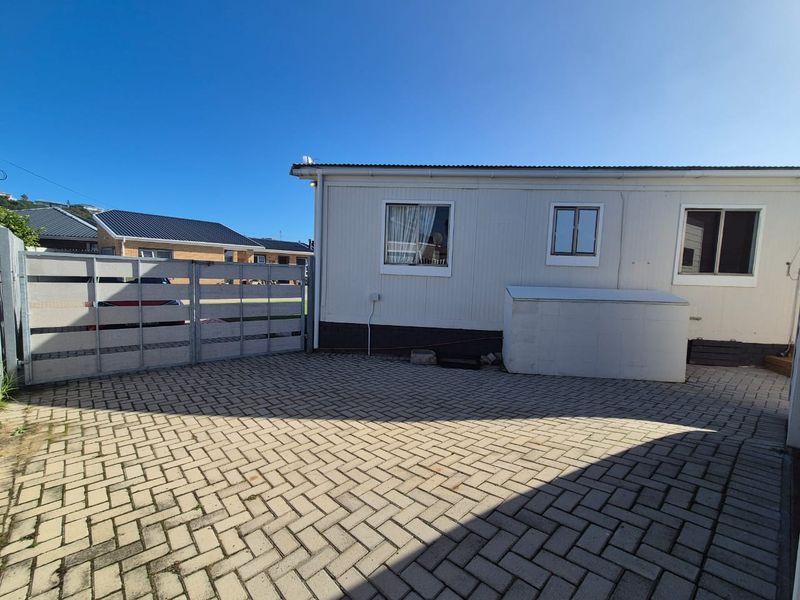 3-bedroom furnished home - Photo 5