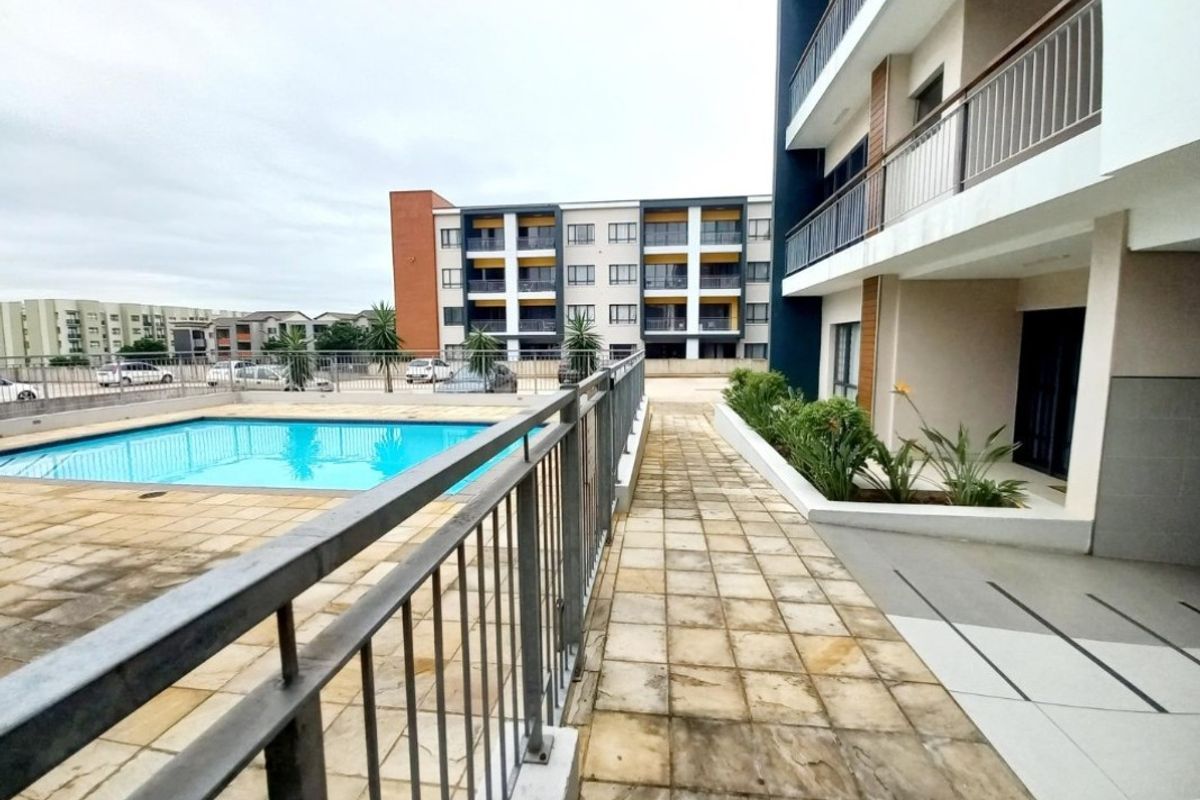 Lovely Bright and Airy 2-bedroom apartment to let in Umhlanga Ridge - Photo 4