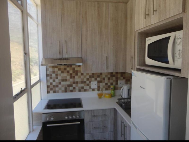 0.5 Bedroom Apartment to rent in Vredehoek - Photo 7