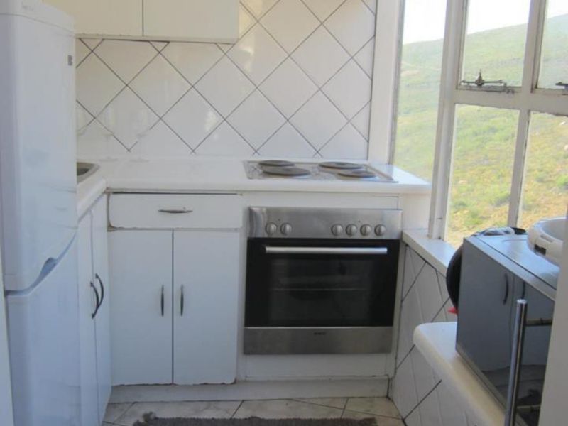 0.5 Bedroom Apartment to rent in Vredehoek - Photo 6