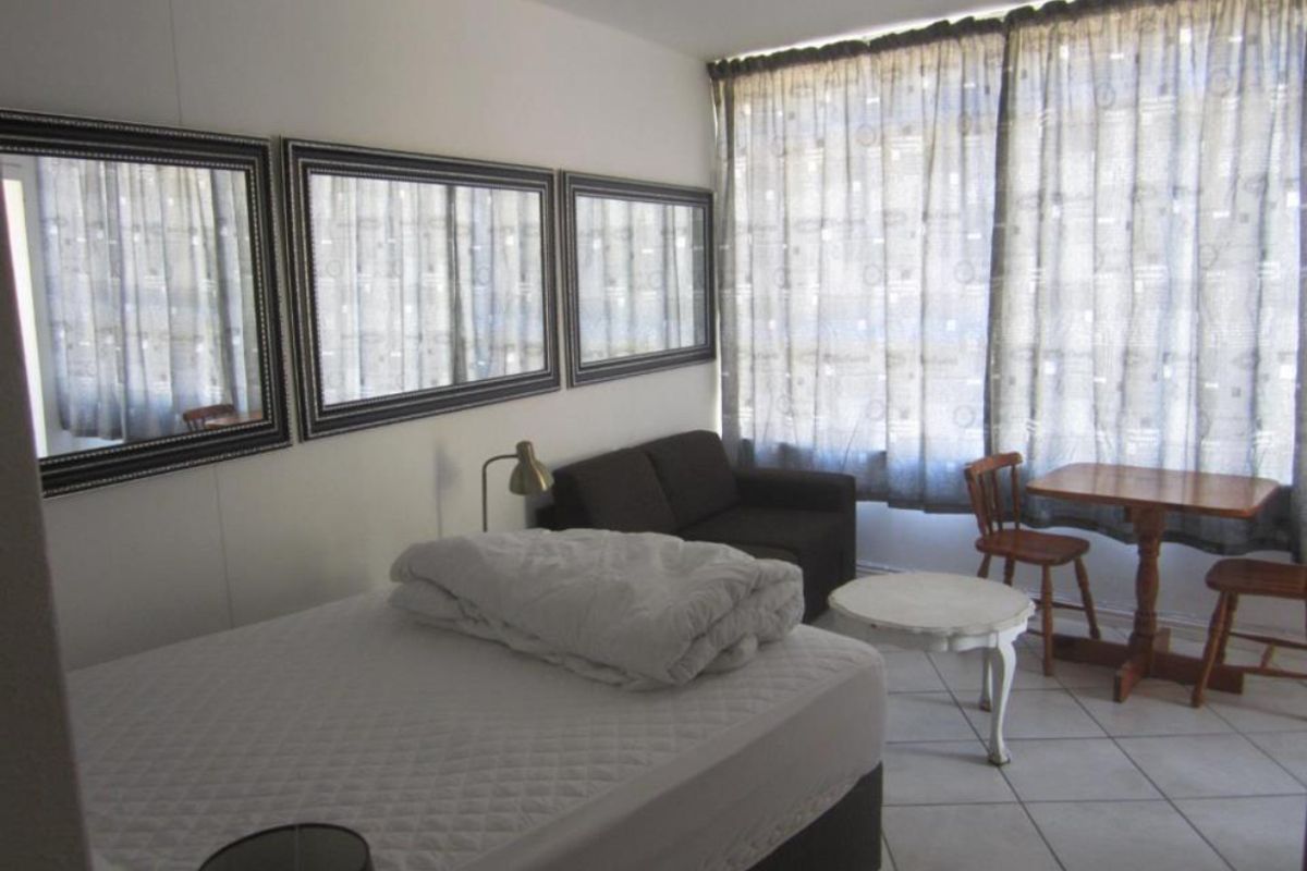 0.5 Bedroom Apartment to rent in Vredehoek - Photo 5