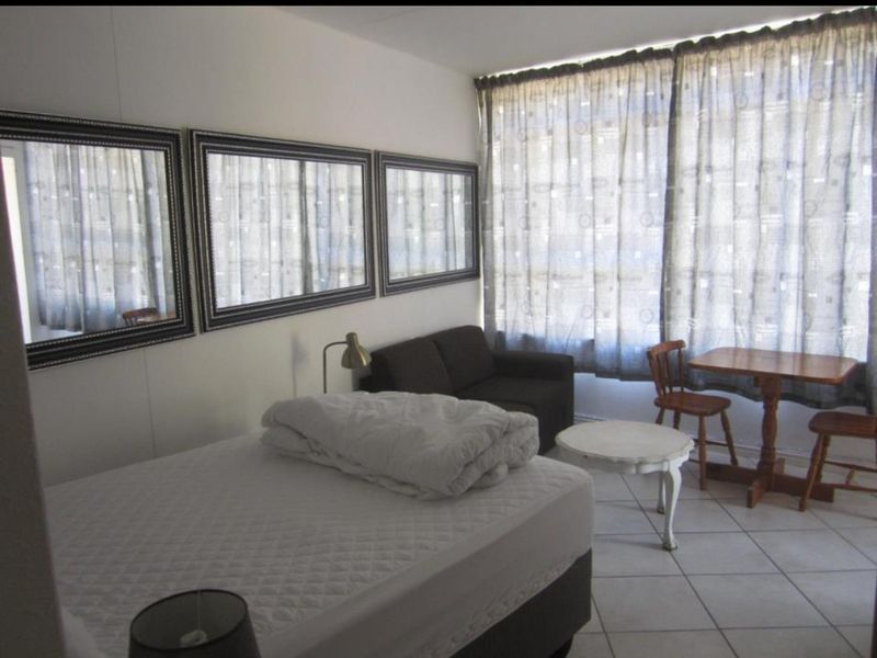 0.5 Bedroom Apartment to rent in Vredehoek - Photo 5
