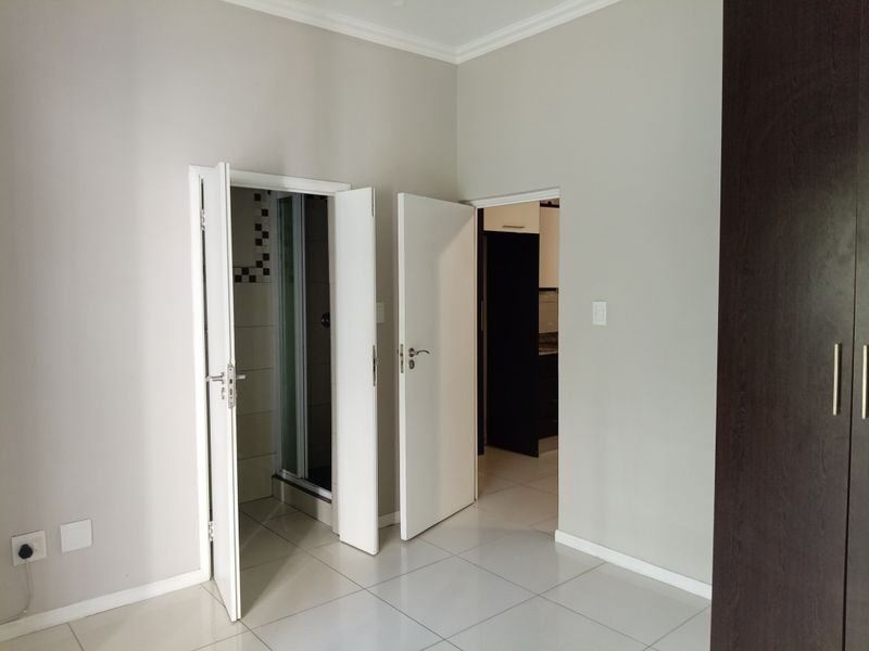 Luxury 1 Bedroom Apartment in Urban Park, Umhlanga - Photo 4