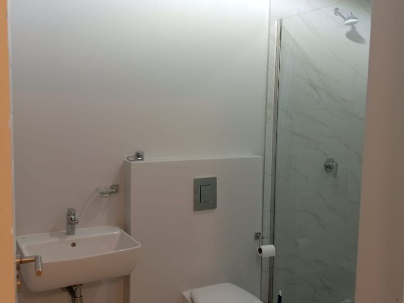 *Urban Luxury Awaits!* - Photo 6