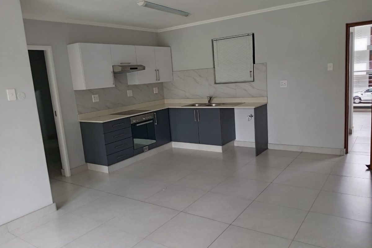 *Urban Luxury Awaits!* - Photo 2