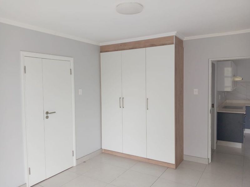 *Urban Luxury Awaits!* - Photo 9