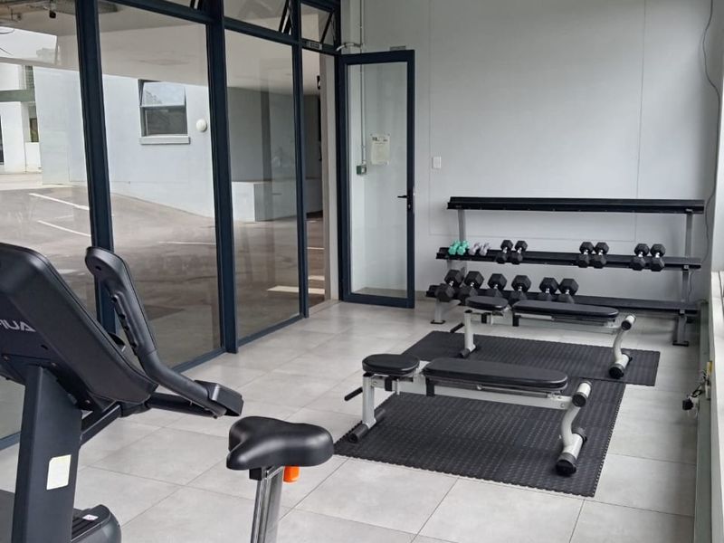 *Urban Luxury Awaits!* - Photo 10