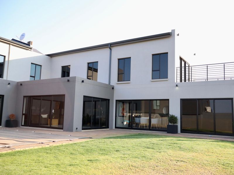 Luxury 5-bedroom family home for sale! - Photo 5