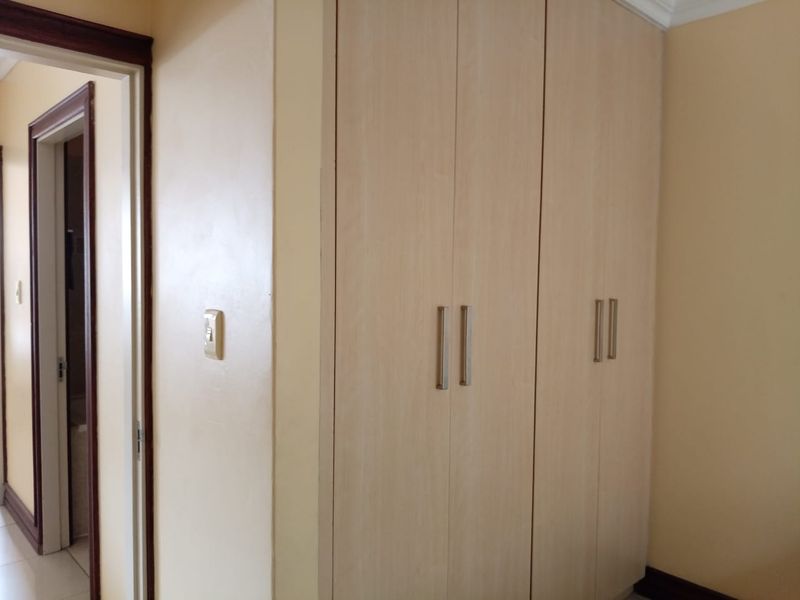 2 bed apartment in IL Palazzo, Umhlanga - Photo 10