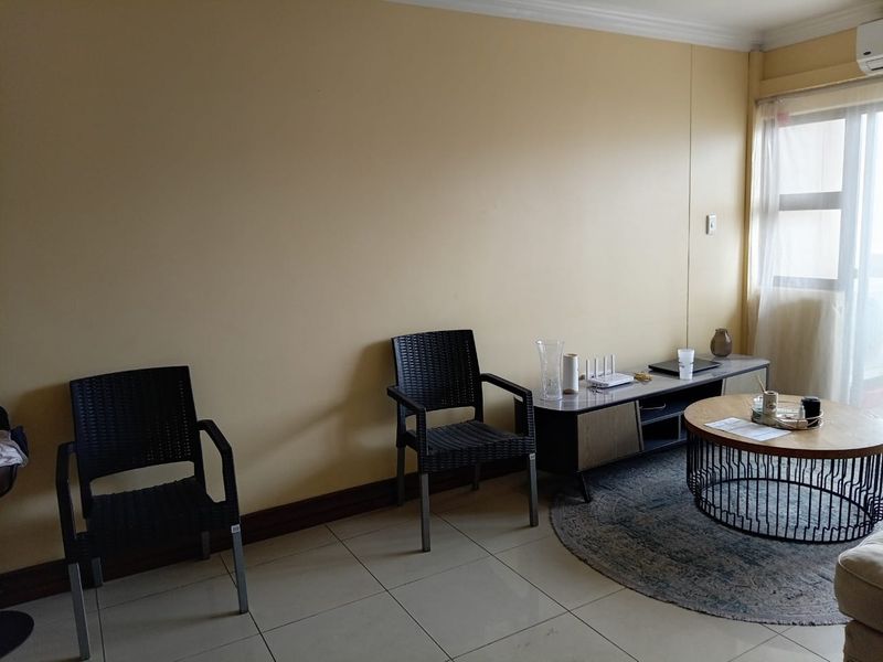 2 bed apartment in IL Palazzo, Umhlanga - Photo 3