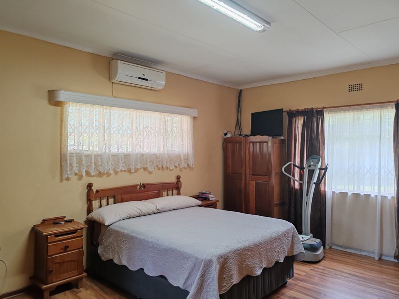 Spacious 4-Bedroom Family Home to Let in Mooinooi - Photo 9