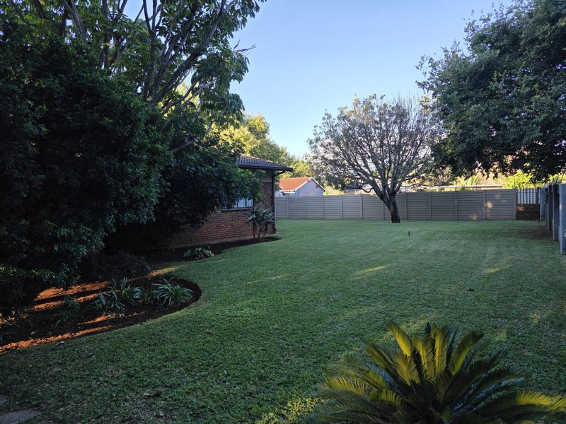 Spacious 4-Bedroom Family Home to Let in Mooinooi - Photo 6