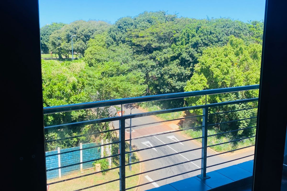 Spacious 3-Bedroom, 3-Bathroom Apartment To Let - Photo 5