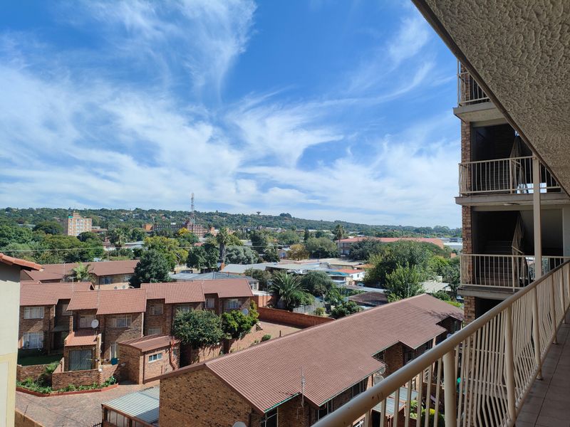 Flat Rental Monthly In Pretoria - Photo 2