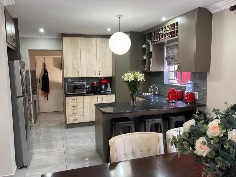 3 Bed House in Faerie Glen - Photo 9