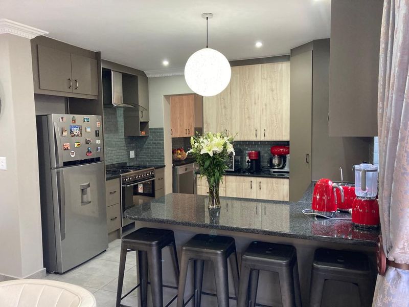 3 Bed House in Faerie Glen - Photo 7