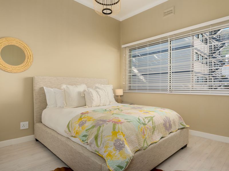 Chic Fully Furnished One Bedroom Apartment In Sea Point - Photo 6