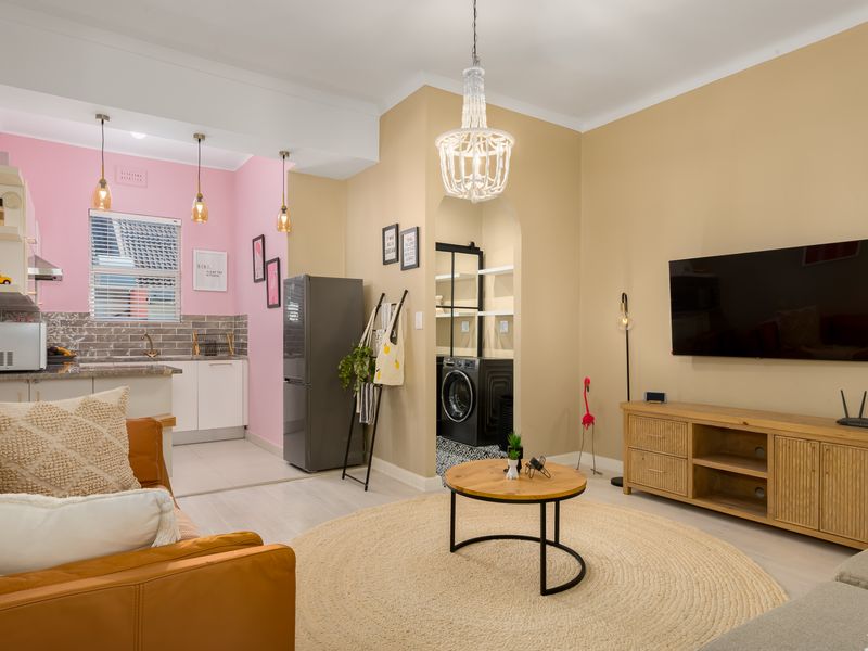 Chic Fully Furnished One Bedroom Apartment In Sea Point - Photo 4