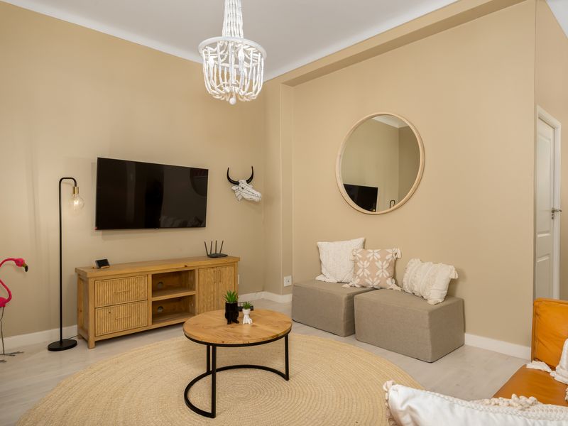 Chic Fully Furnished One Bedroom Apartment In Sea Point - Photo 5