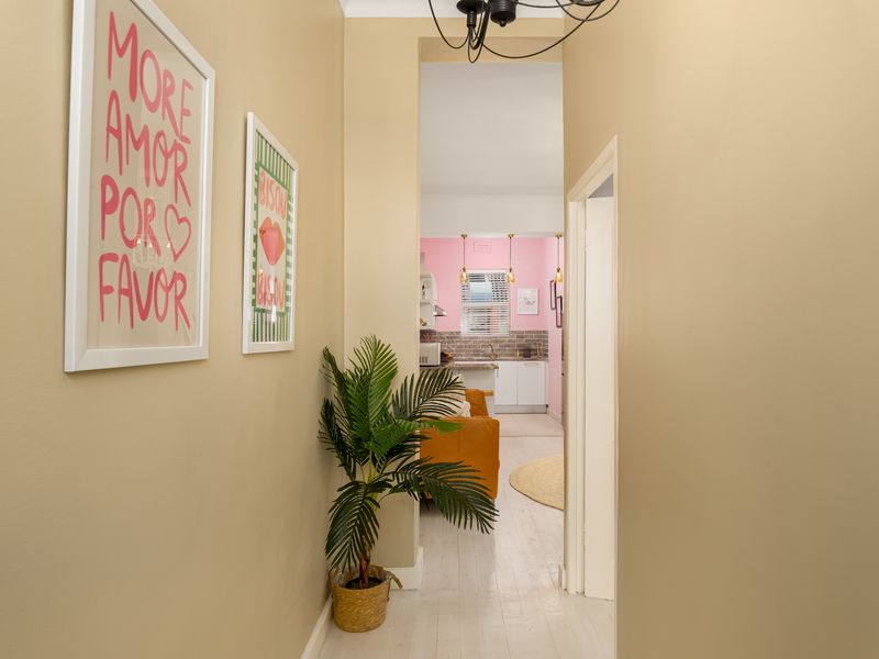 Chic Fully Furnished One Bedroom Apartment In Sea Point - Photo 8