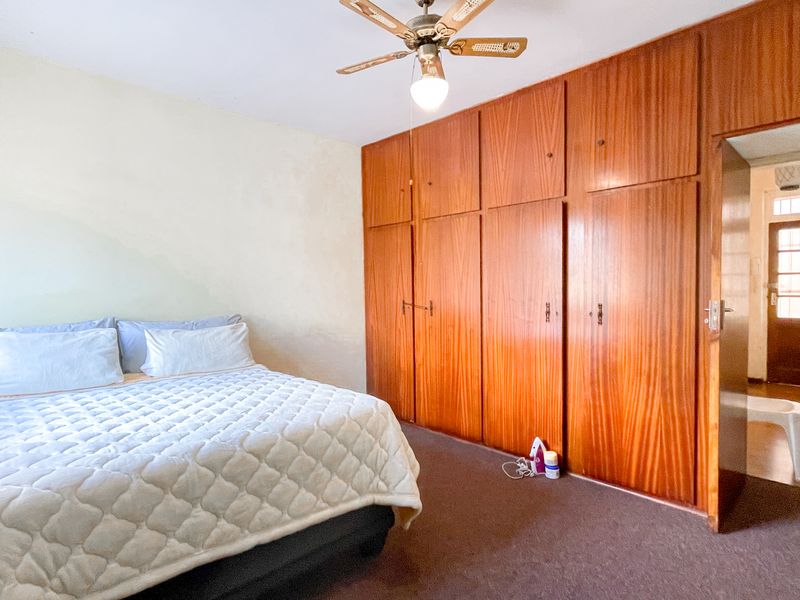 2 BED 1 BATH APARTMENT AND GARAGE FOR SALE - Photo 6