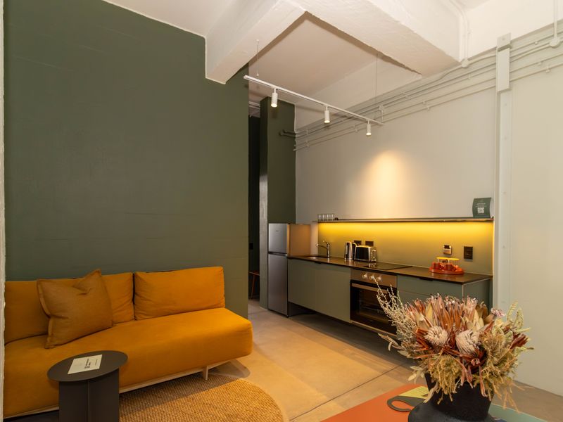 BlackBrick Gardens | High-Yield Furnished Investment | Gardens, Cape Town - Photo 10