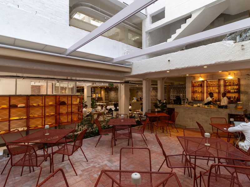 BlackBrick Gardens | High-Yield Furnished Investment | Gardens, Cape Town - Photo 4