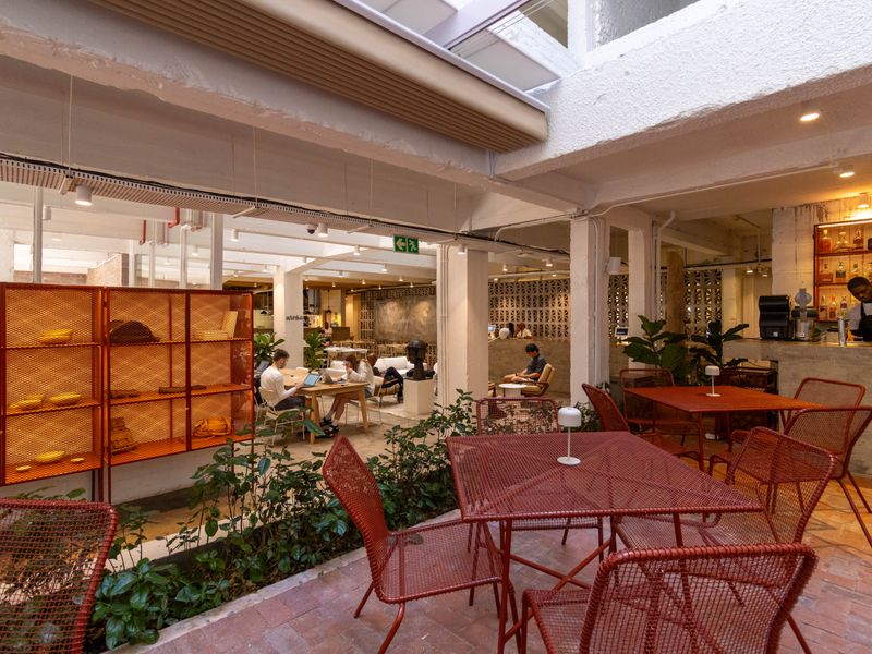 BlackBrick Gardens | High-Yield Furnished Investment | Gardens, Cape Town - Photo 5