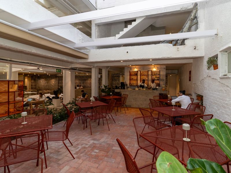 BlackBrick Gardens | High-Yield Furnished Investment | Gardens, Cape Town - Photo 3