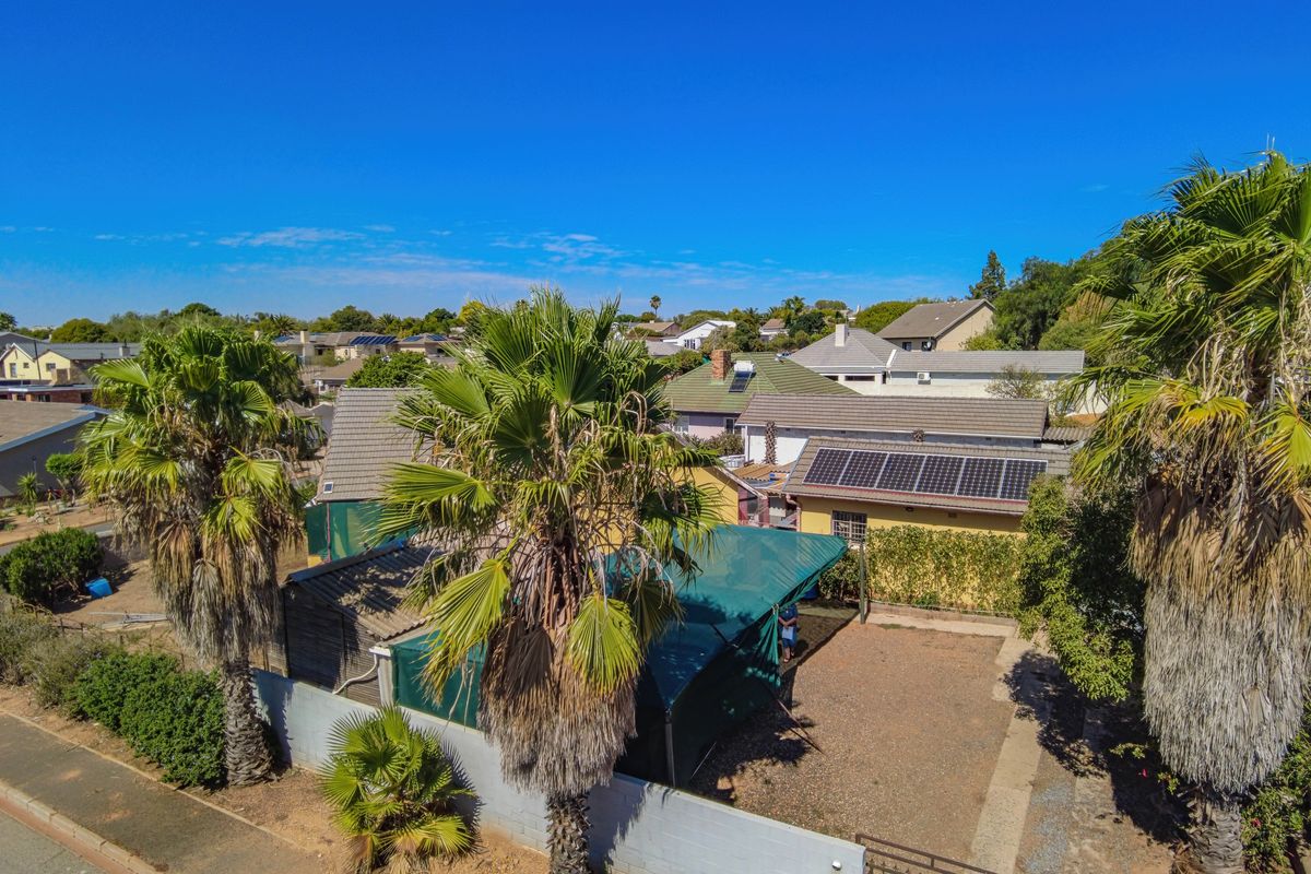 Charming Family Home with Flatlet, Solar Backup & Established Garden – Moorreesburg - Photo 5