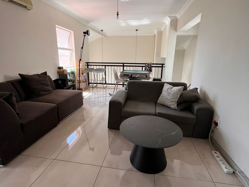 Modern 2 bed 2 bath duplex upper level apartment - Photo 7