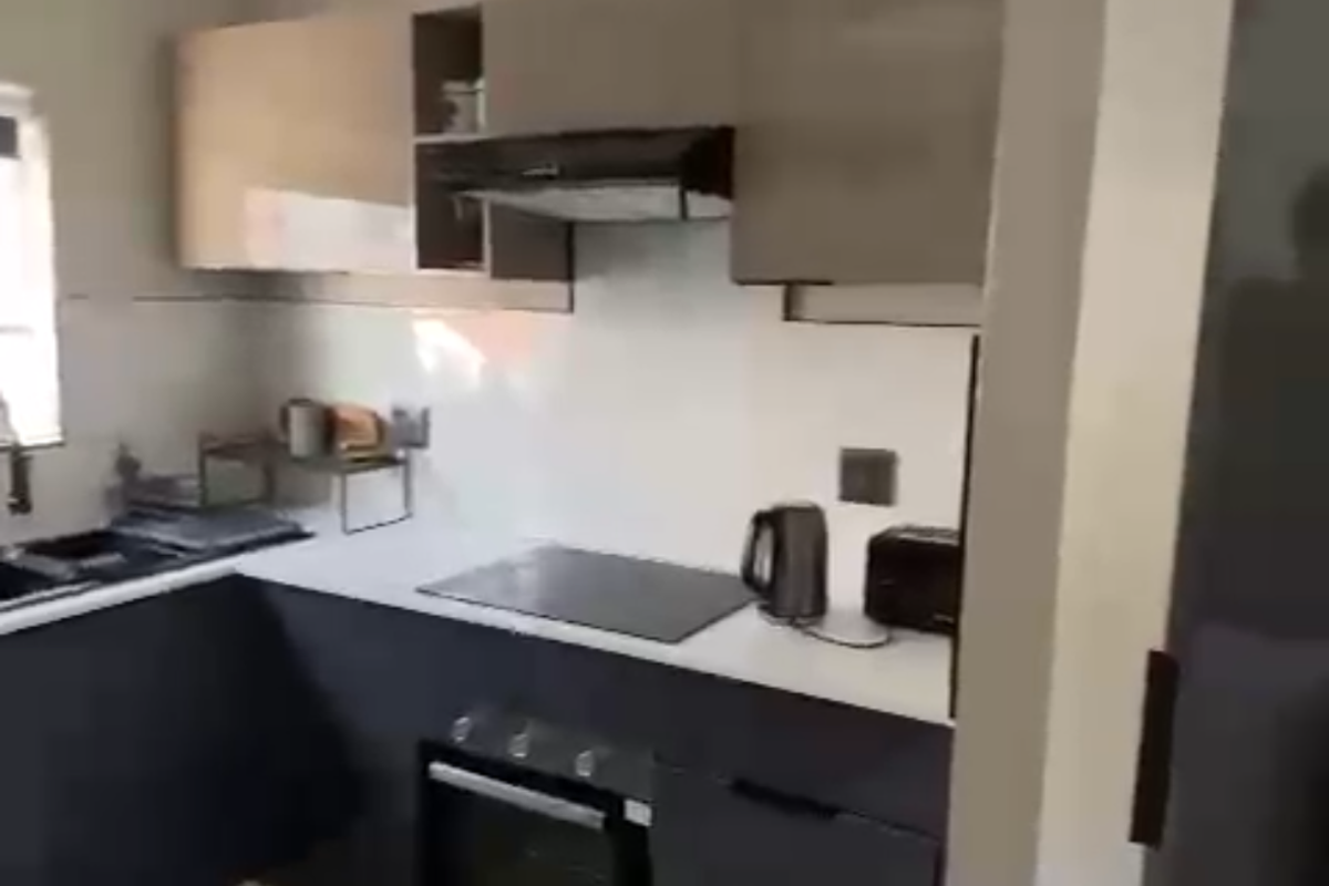 Modern 2 bed 2 bath duplex upper level apartment - Photo 5