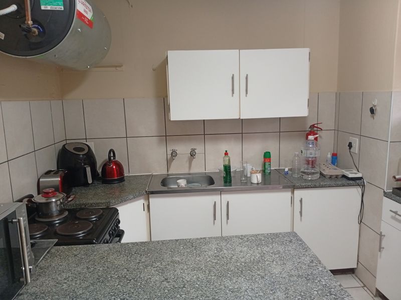 Flat Rental Monthly In Pretoria - Photo 2
