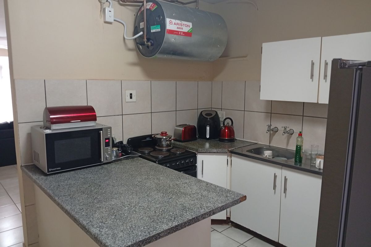 Flat Rental Monthly In Pretoria - Photo 3