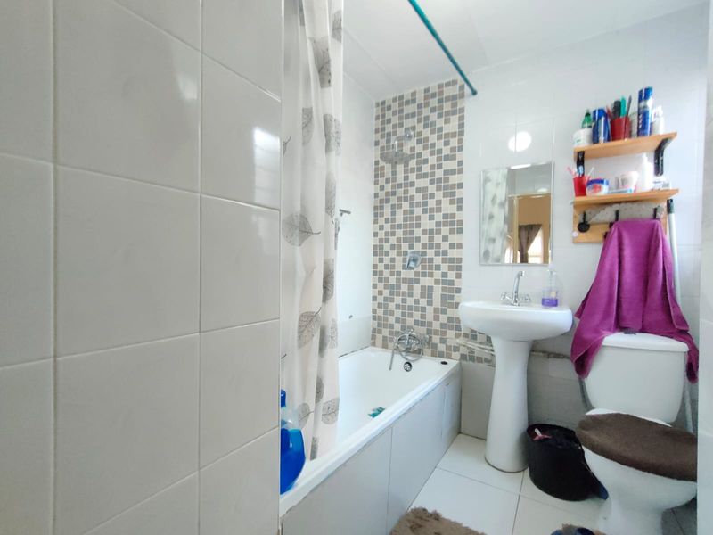 3 Bedroom 1 Bathroom Townhouse For Sale in Ridgeway - Photo 9