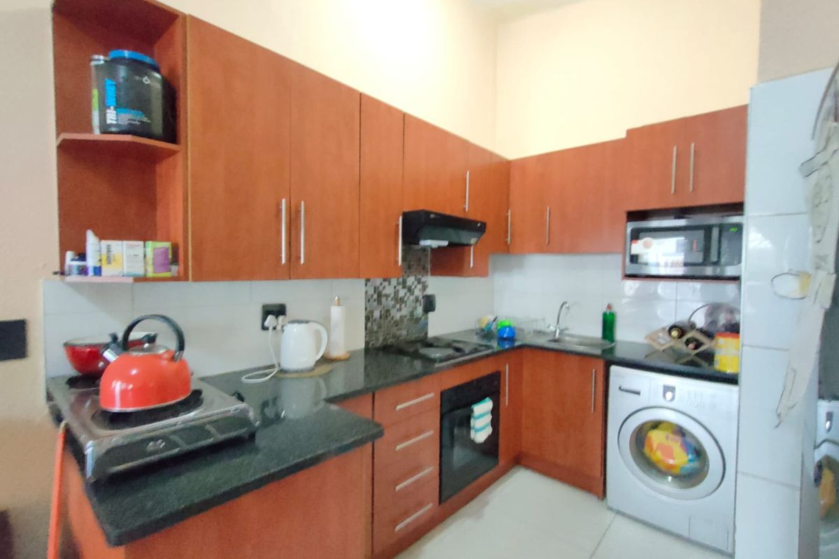 3 Bedroom 1 Bathroom Townhouse For Sale in Ridgeway - Photo 2