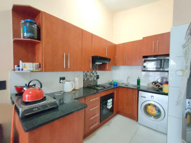 3 Bedroom 1 Bathroom Townhouse For Sale in Ridgeway - Photo 2