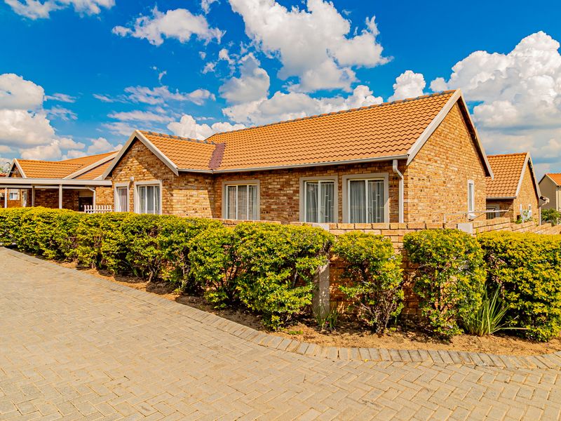 Well-Priced 3-Bedroom Cluster Perfect for Family Living In Prime Location! - Photo 9