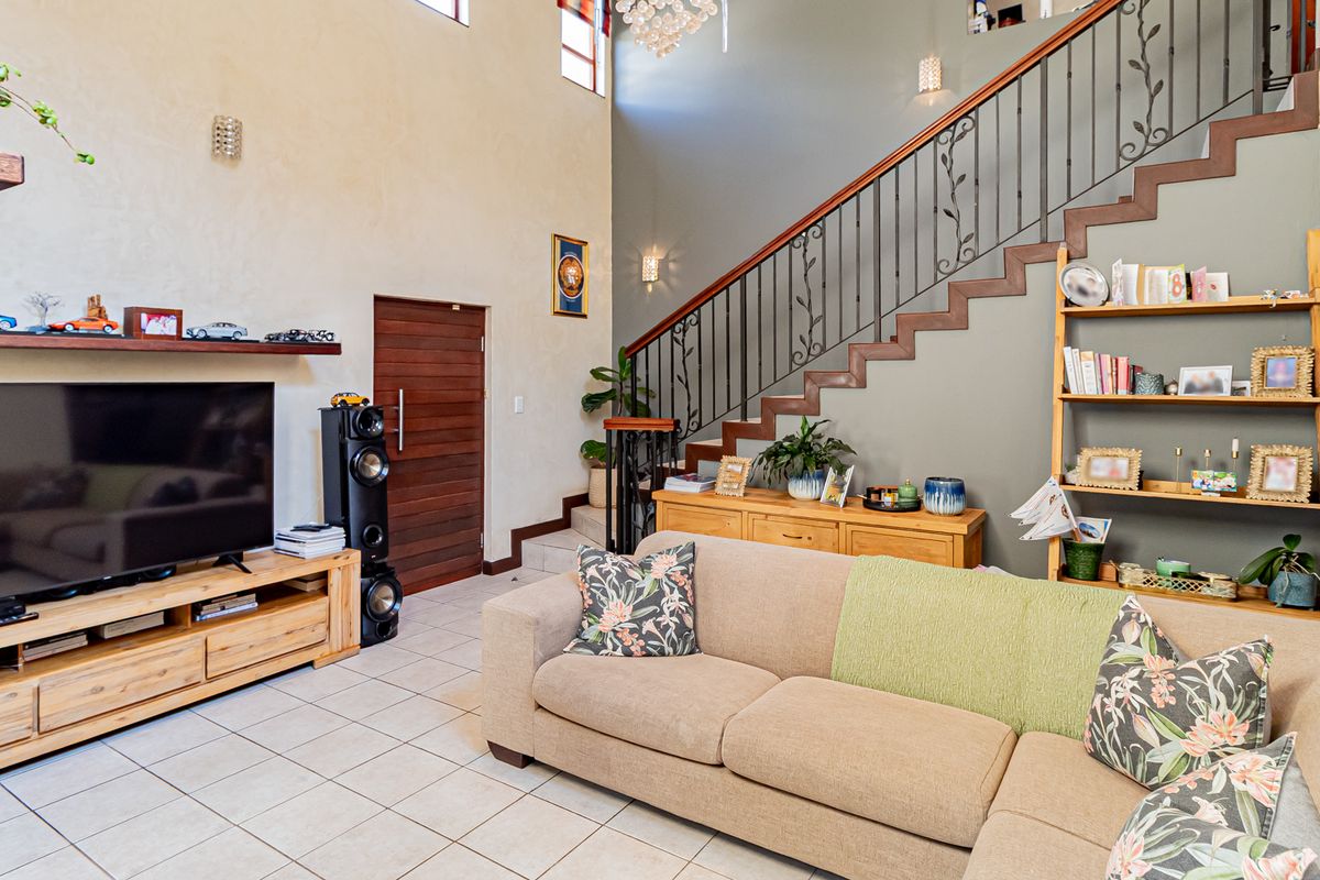 Townhouse For Sale In Sandton - Photo 4