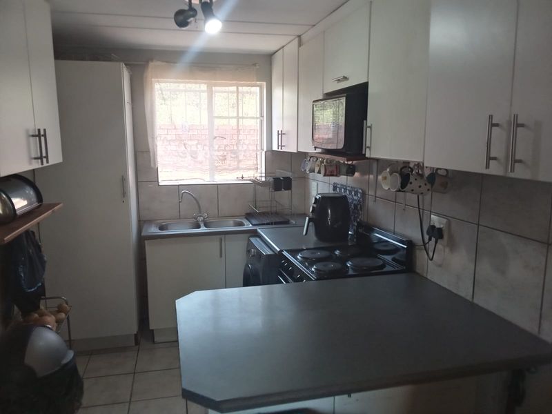 Duplex For Sale In Roodepoort - Photo 2