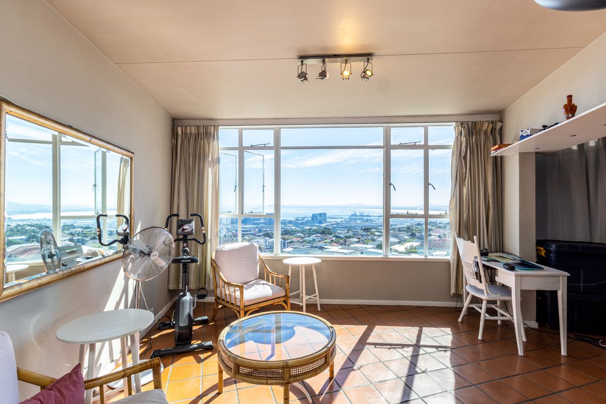 Fully Furnished 2-Bedroom Apartment in Disa Park – Available 1 May to 30 November - Photo 5