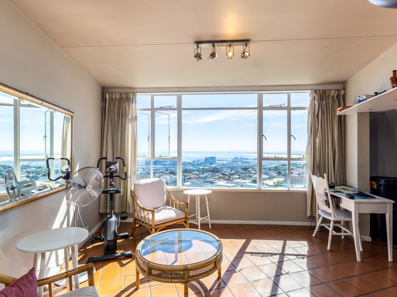 Fully Furnished 2-Bedroom Apartment in Disa Park – Available 1 May to 30 November - Photo 5