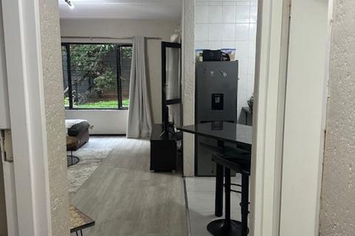 STYLISH ONE BED APARTMENT IN THE HEART OF MORNINGSIDE - Photo 3