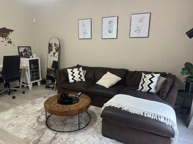 STYLISH ONE BED APARTMENT IN THE HEART OF MORNINGSIDE - Photo 7